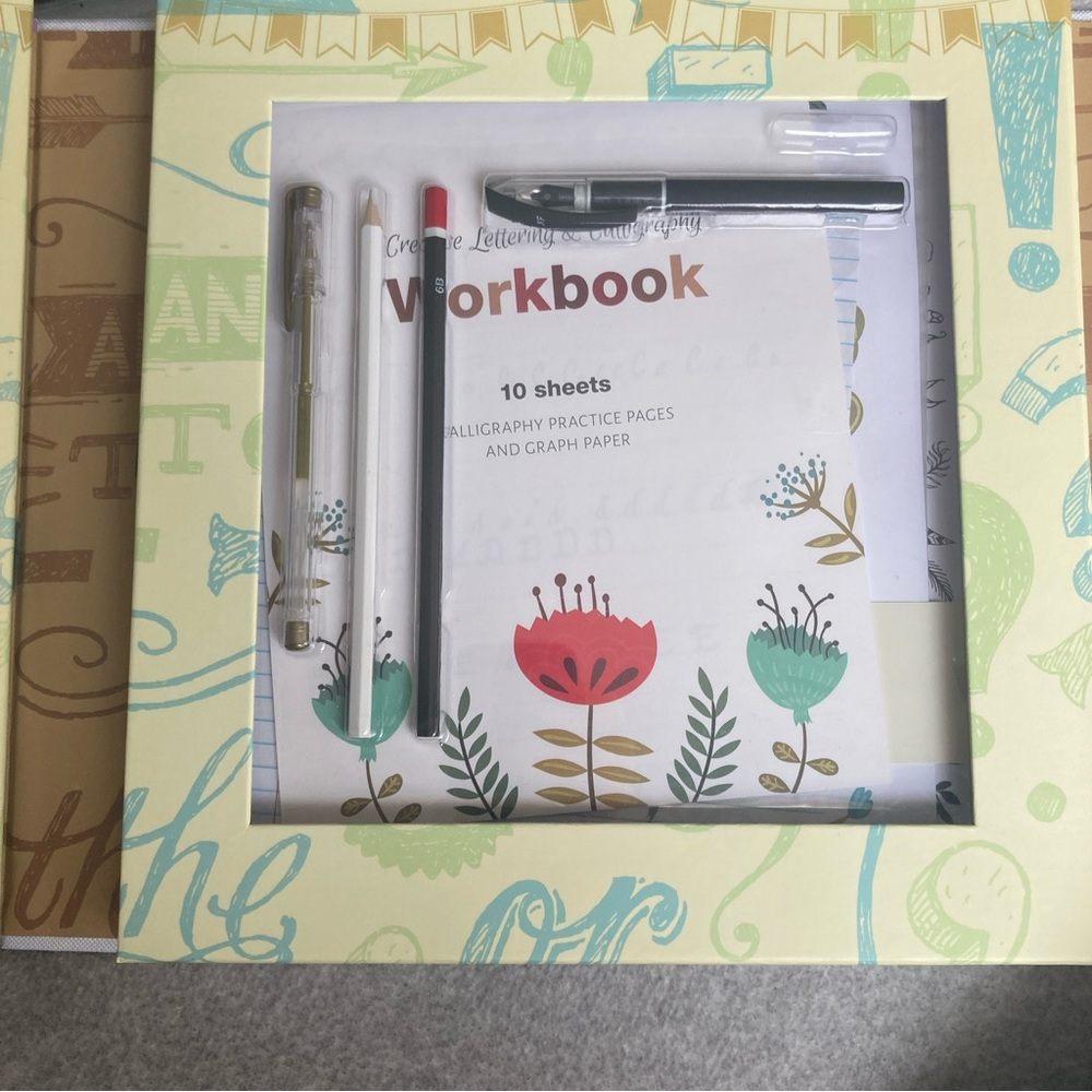 Creative Lettering & Calligraphy Kit - Picture 5 of 7